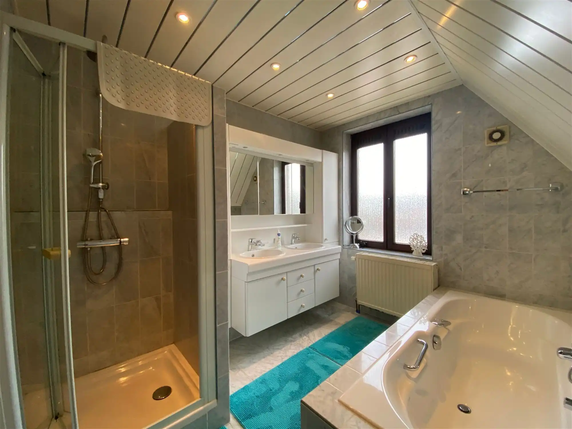 Rustig gelegen woning met 2 à 3 slaapkamers en grote garage te Gent foto 14