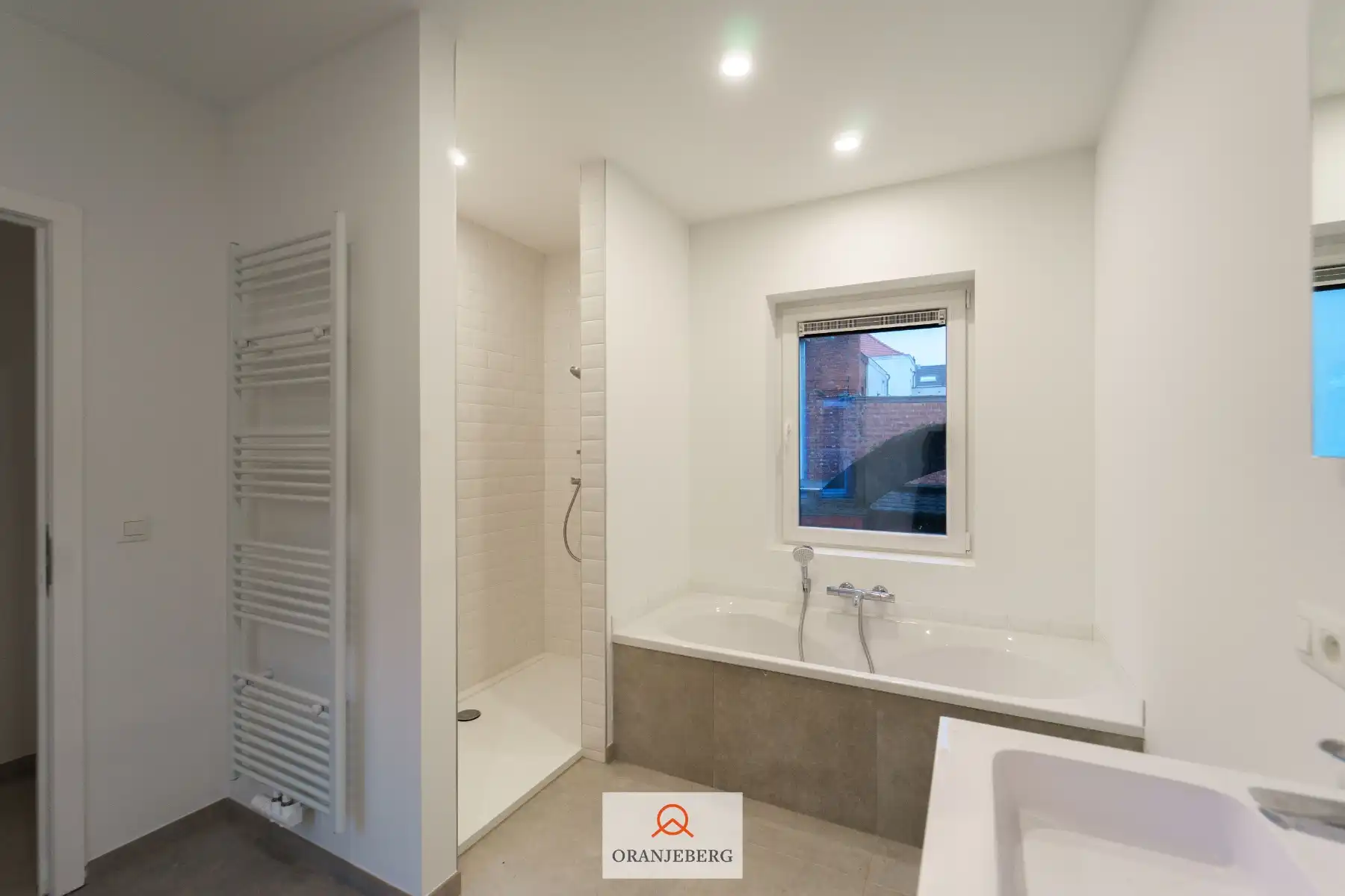 Co-housing woning met 4 leefruimtes, 4 slpk's en 4 badkamers foto 17