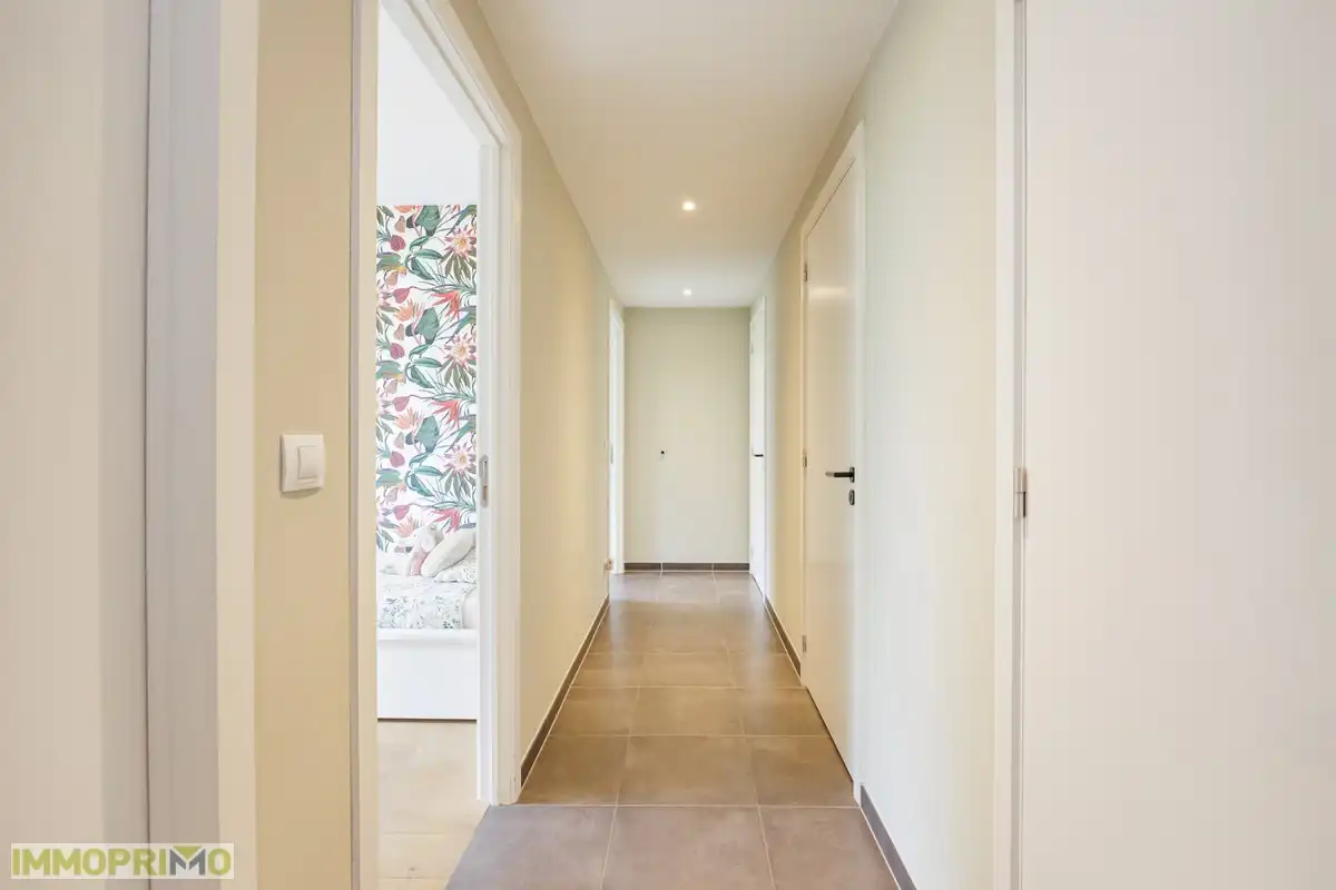 Instapklaar 3 slaapkamer appartement met ruim terras in autoluwe buurt foto 12