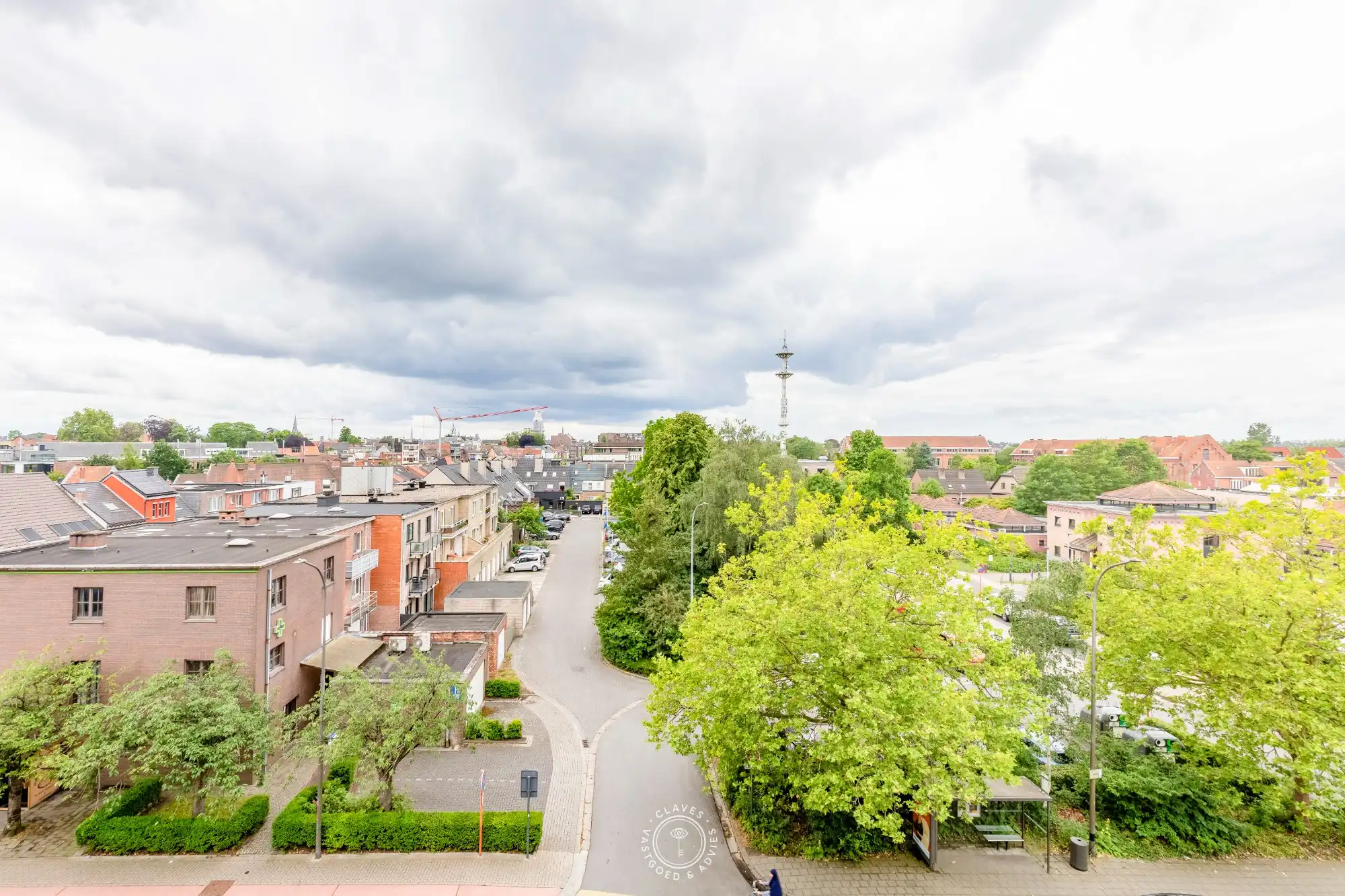 Bijzonder ruim appartement met zuidgericht terras foto 7