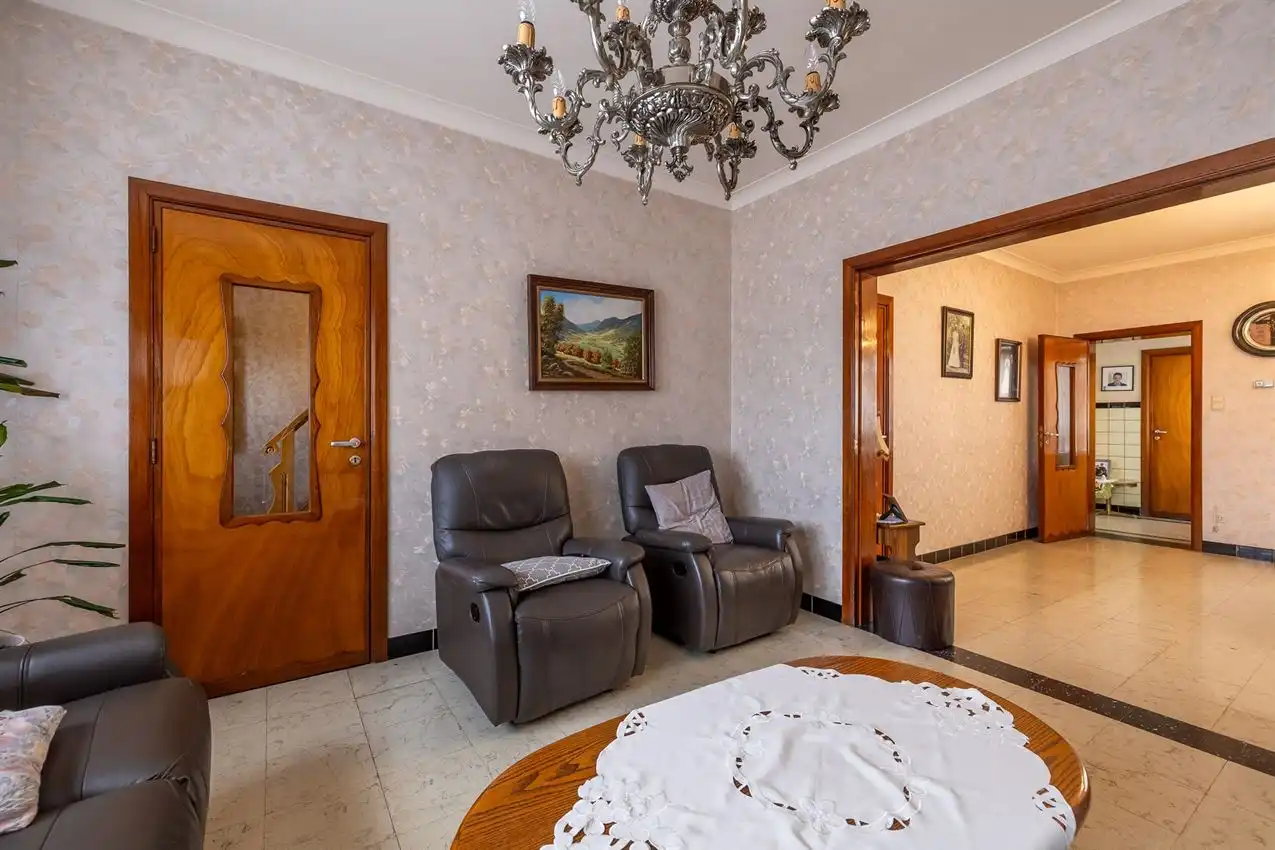 Te renoveren 3slk woning op uitzonderlijk perceel van 34 are  foto 9