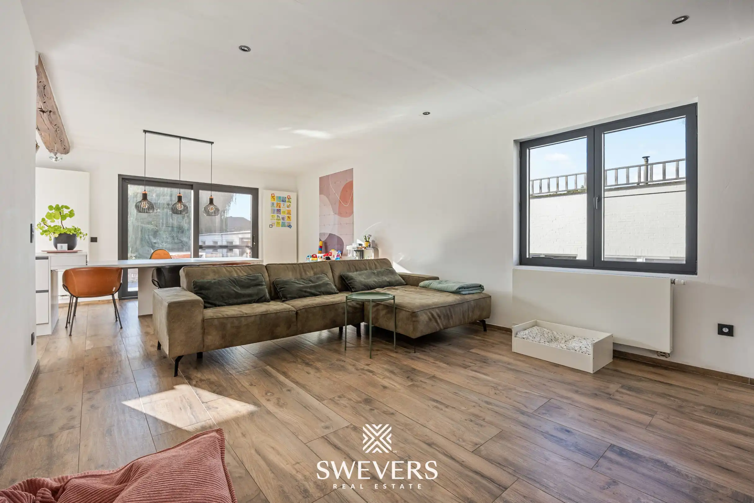 Ruime woning met magazijn in KMO-zone te Tongeren foto 3