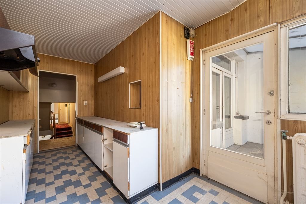 Magazijn pal in de stad met grote woonst foto 20