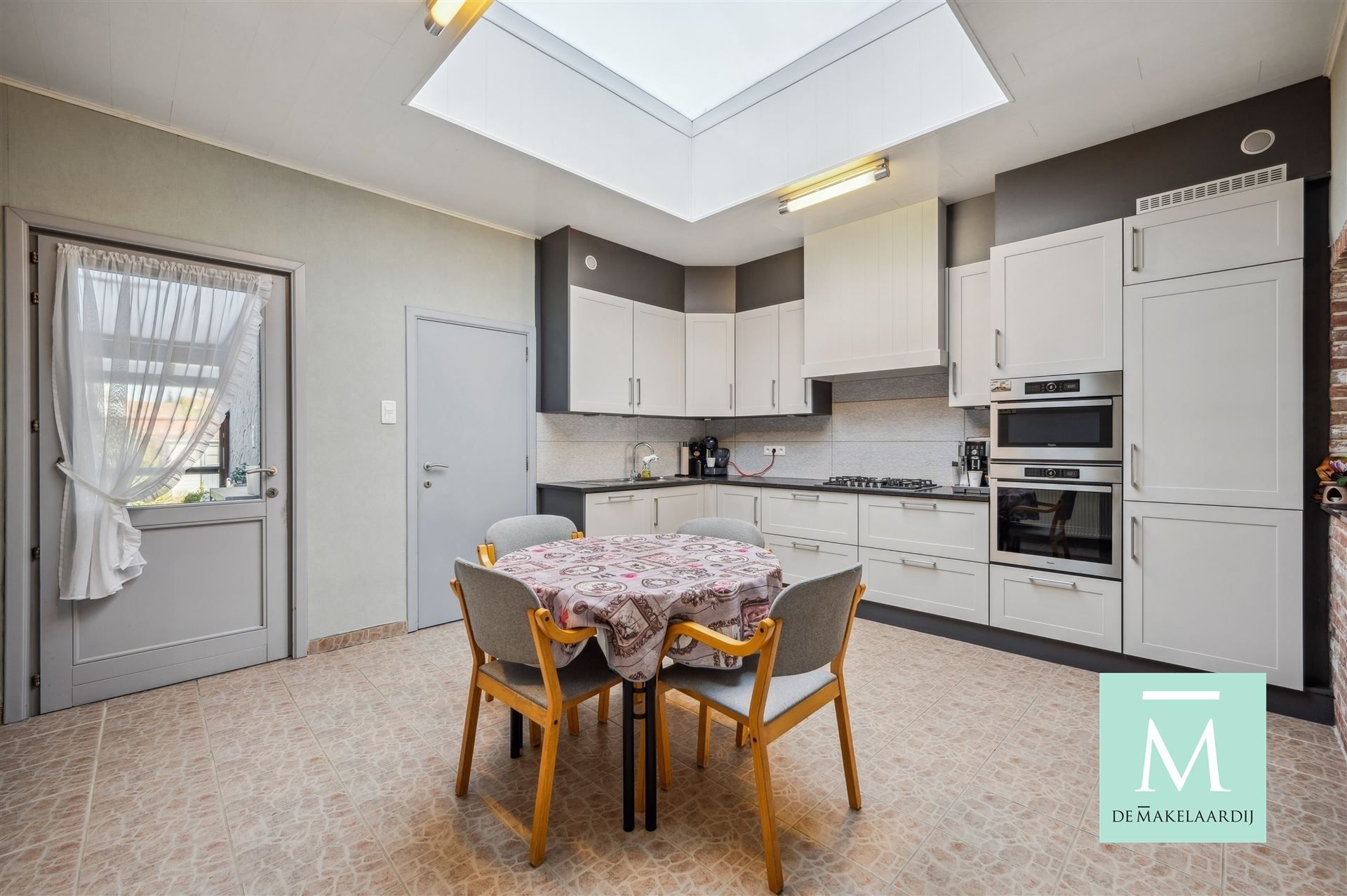 Uiterst verzorgde woning met 2 slaapkamers, terras en tuin! foto 3