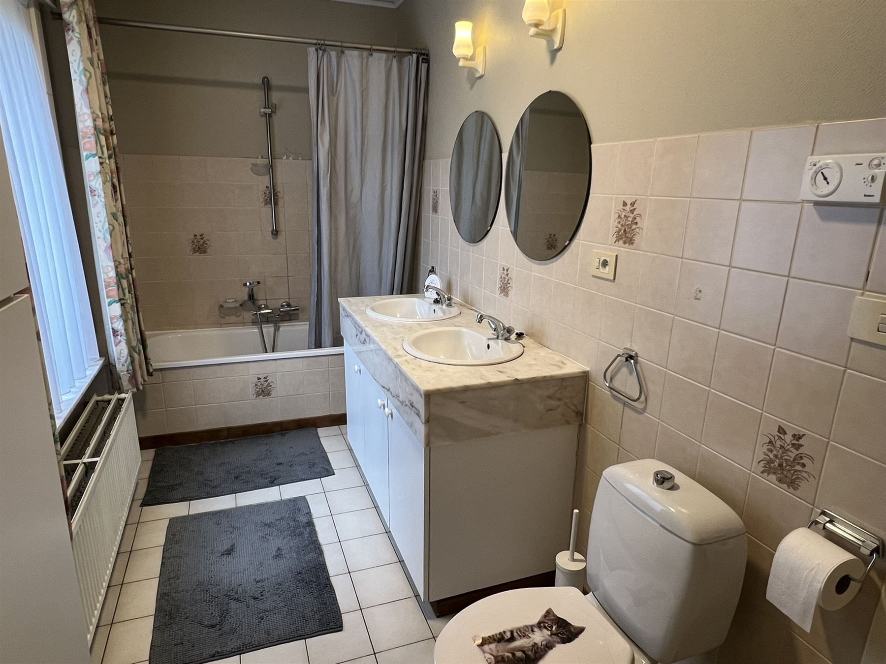Ruime, goed onderhouden villa met prachtig uitzicht foto 4