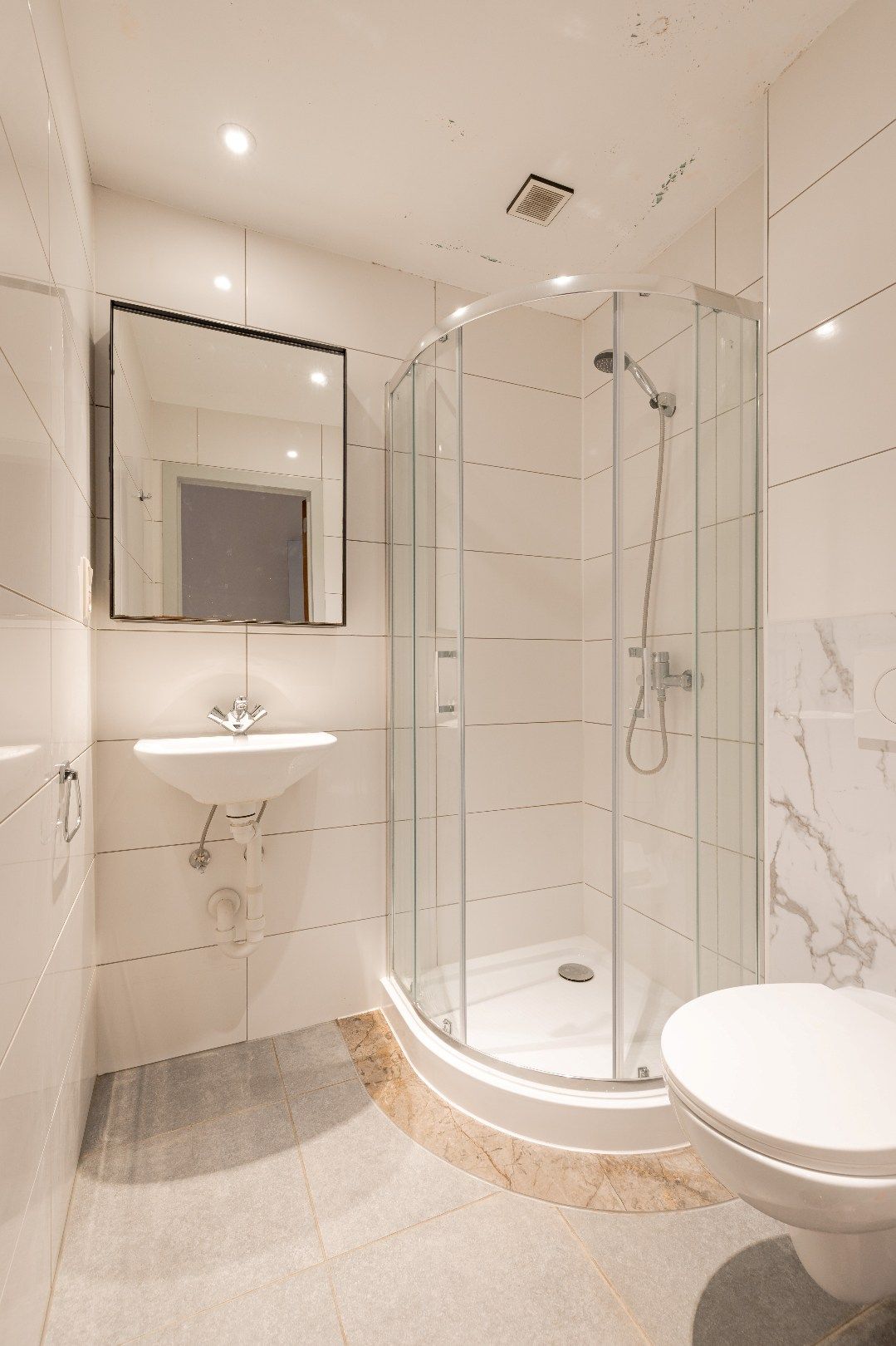 Studentenkamer eigen sanitair op toplocatie in Leuven! foto 2