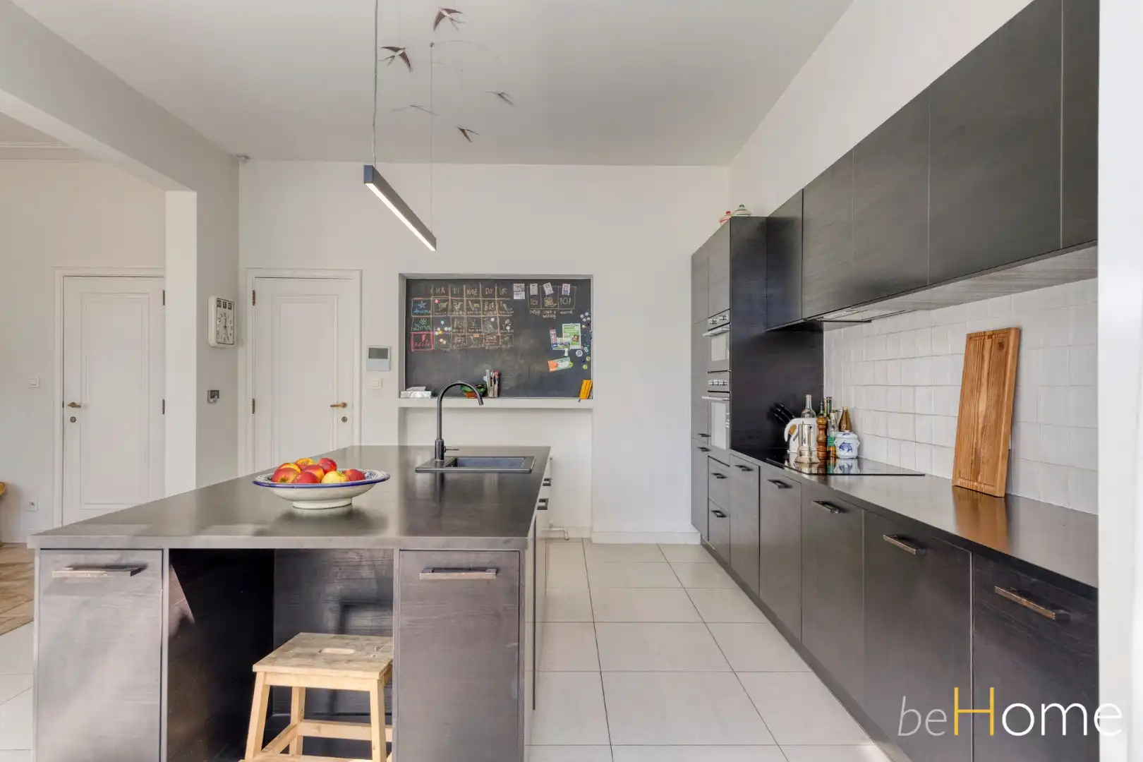 TE HUUR - Op zoek naar een stijlvol en uniek herenhuis met 5 slpk in hartje Merchtem? Welkom Home! foto 9