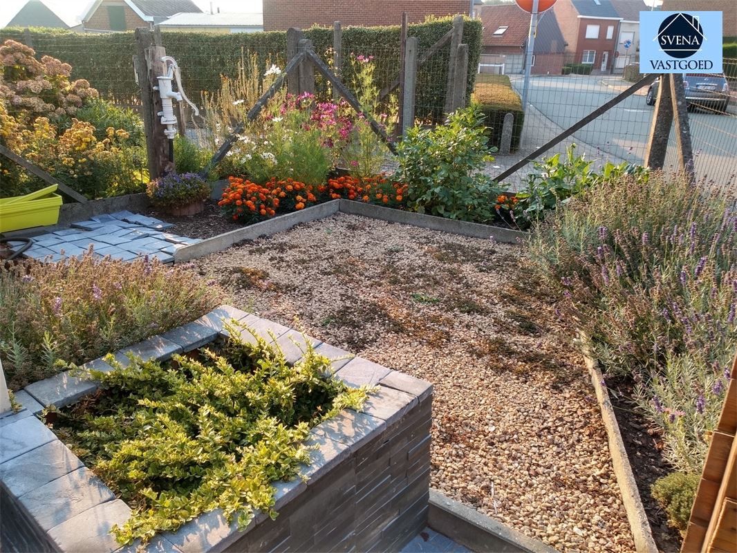 ZEER LEUKE INSTAPKLARE HOEKWONING MET TUINTJE foto 16