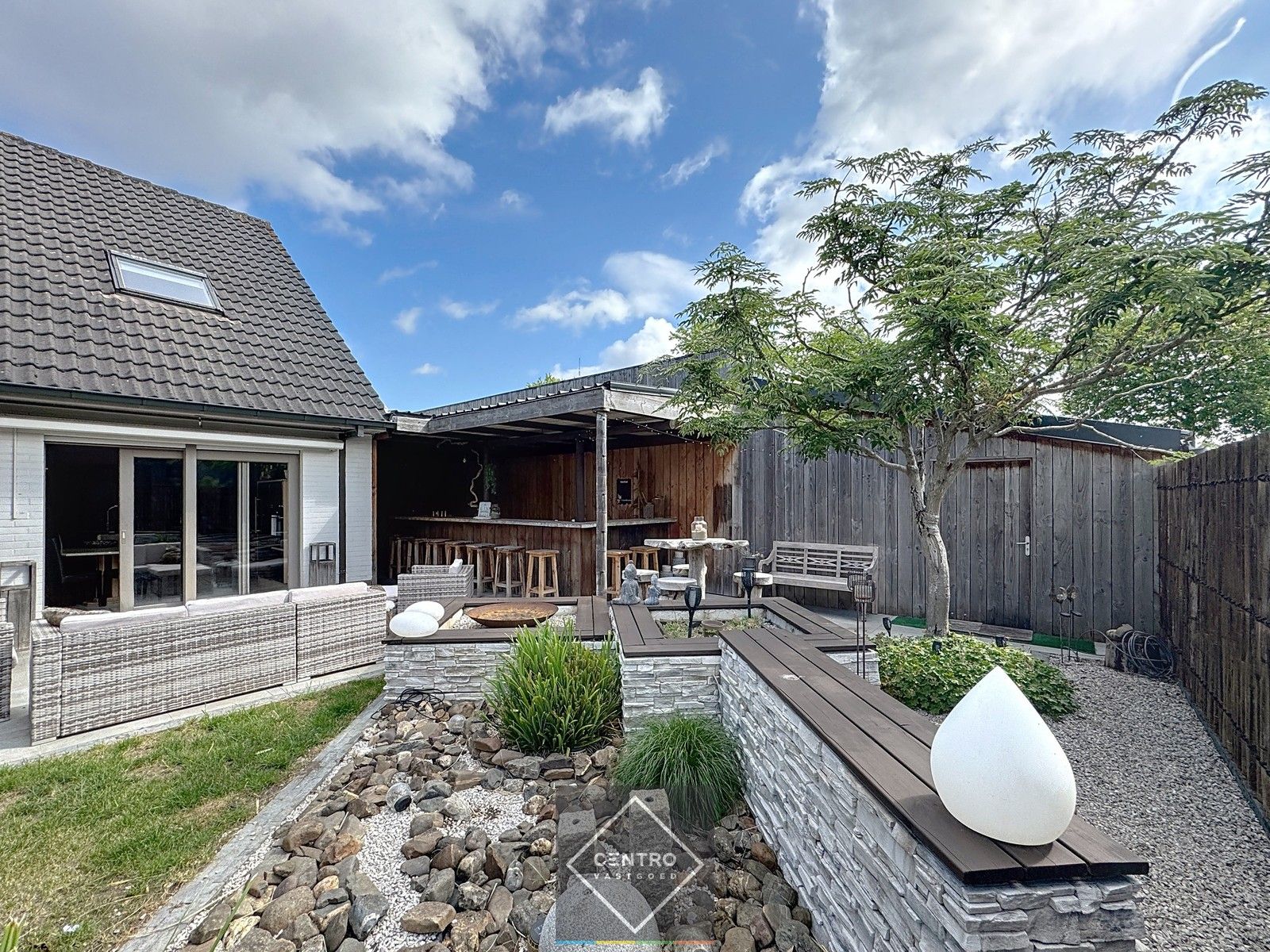 BEDRIJFSPAND te koop op AAA-locatie! Verwarmd MAGAZIJN/TOONZAAL met burelen en instapklare WONING te Brugge (Sint-Michiels). foto 15