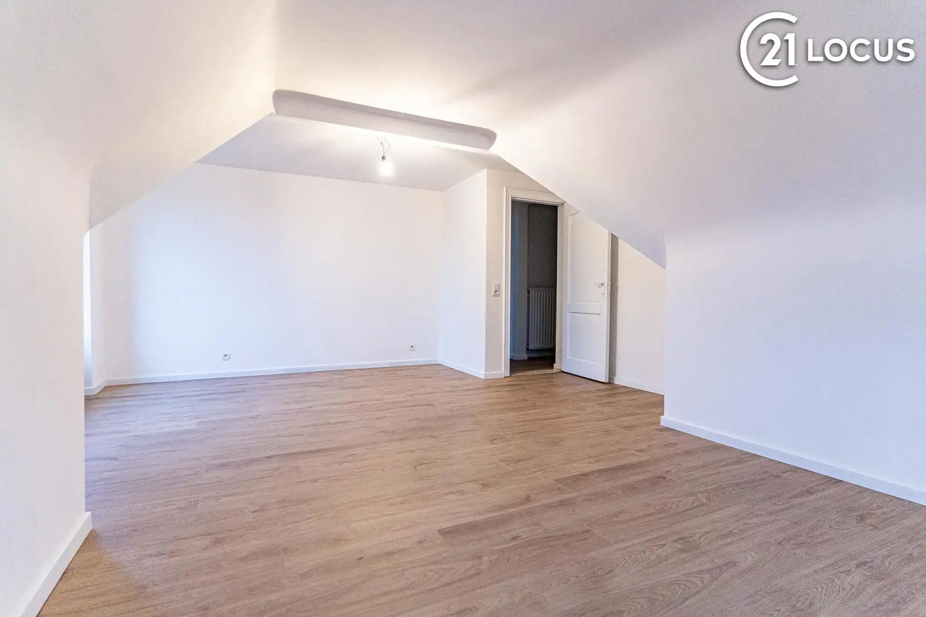 Ruime villa met 4 slpk, grote tuin en garage foto 17