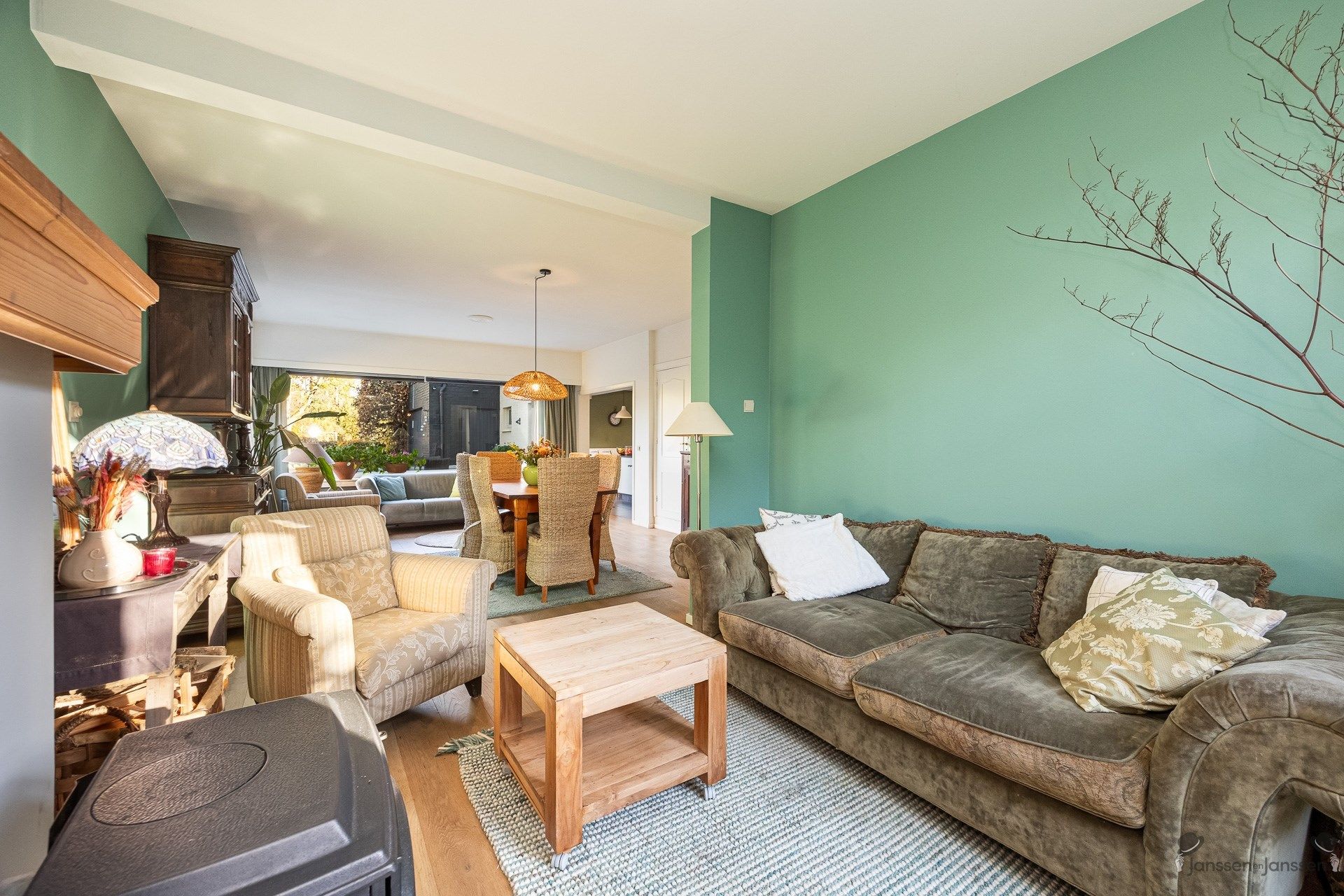 Charmante halfopen woning met 3 slaapkamers foto 6