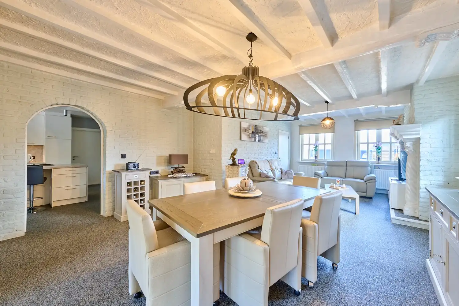 Goed onderhouden woning op ruim perceel in een bosrijke omgeving te Beringen. foto 3