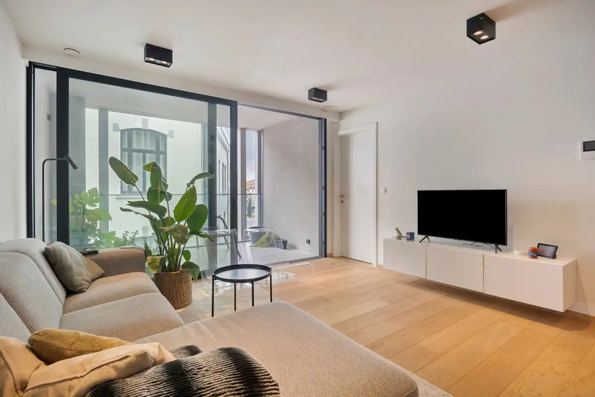 Stijlvolle cityflat met overdekt terras in hartje Hasselt – ideaal als starterswoning, pied-à-terre of investering foto 2