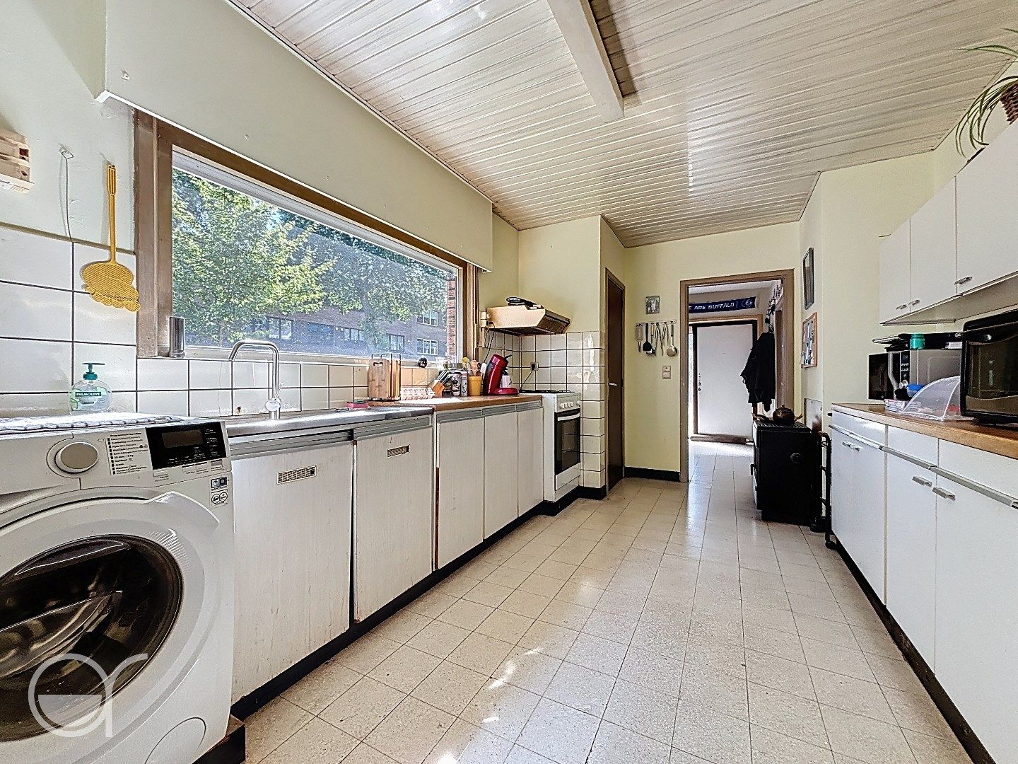 Te renoveren halfopen bebouwing met garage in Wondelgem foto 8