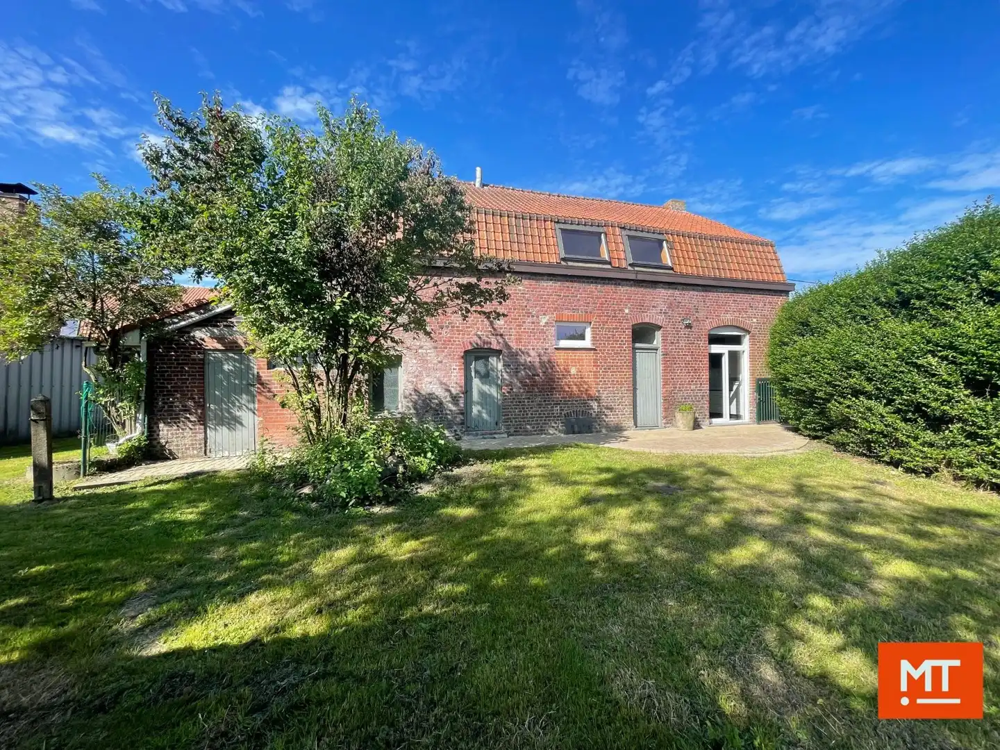 Alleenstaande woning te huur met 3 slaapkamers, 2 garages en tuin te Kruiseke foto 17