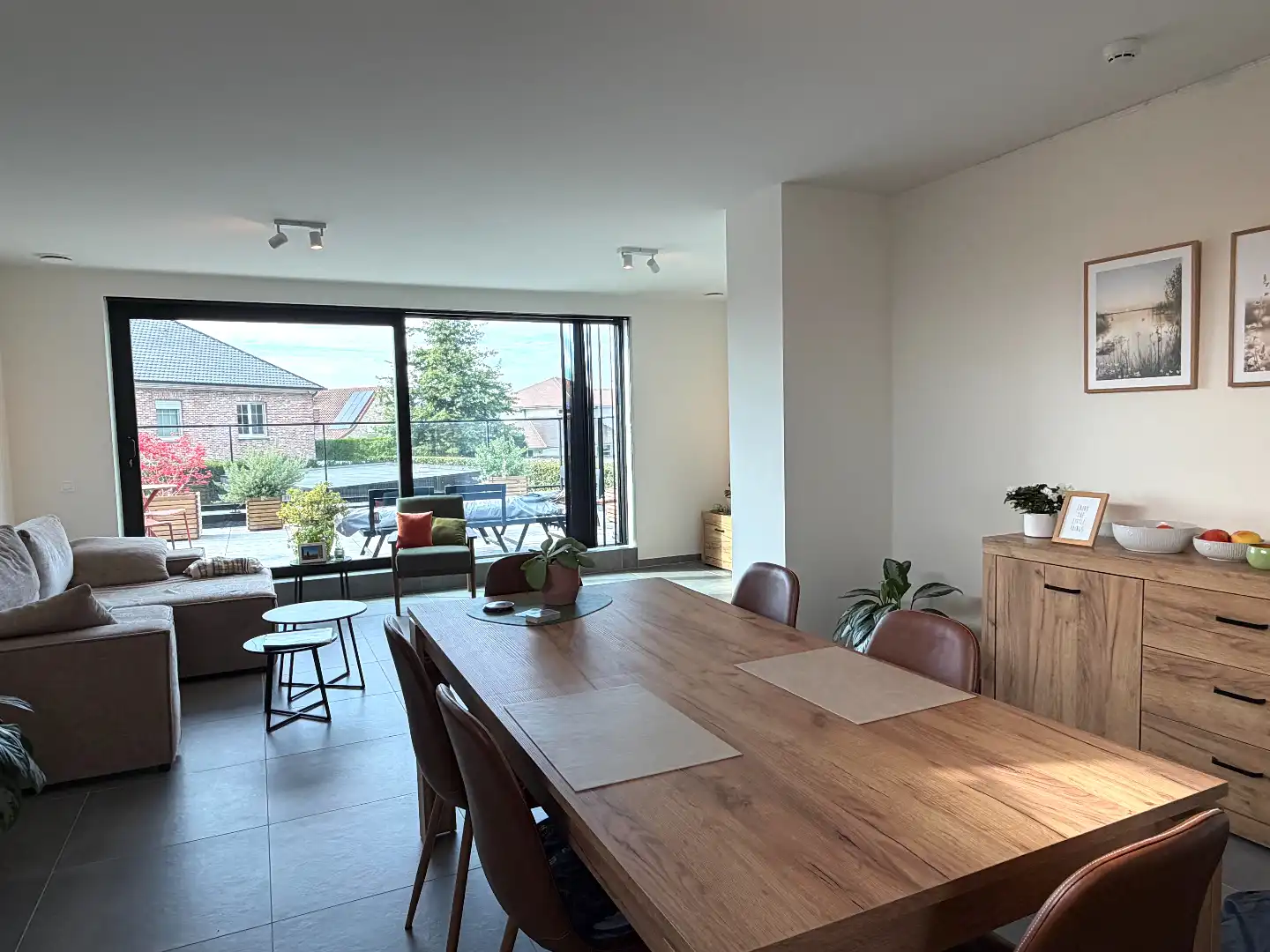 Lichtrijk nieuwbouw duplex-appartement met ruim zonneterras van 23 m²! foto 2
