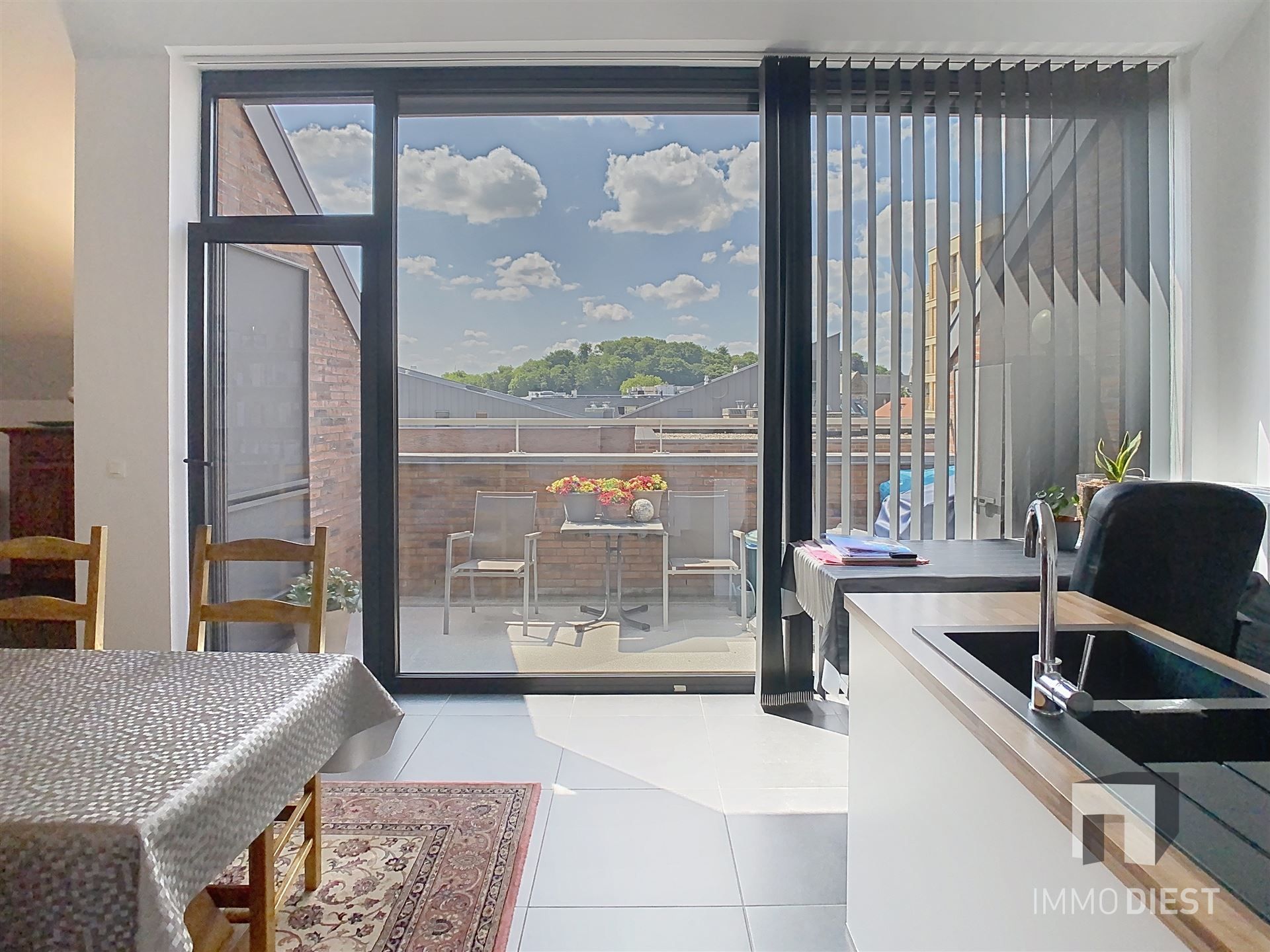 Trendy ruim, zonnig appartement op Ezeldijk  foto 10