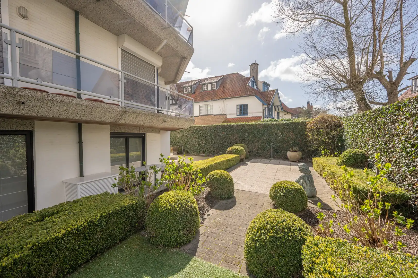 Uniek appartement van ongeveer 300 m2 met een prachtige privatieve tuin. foto 31