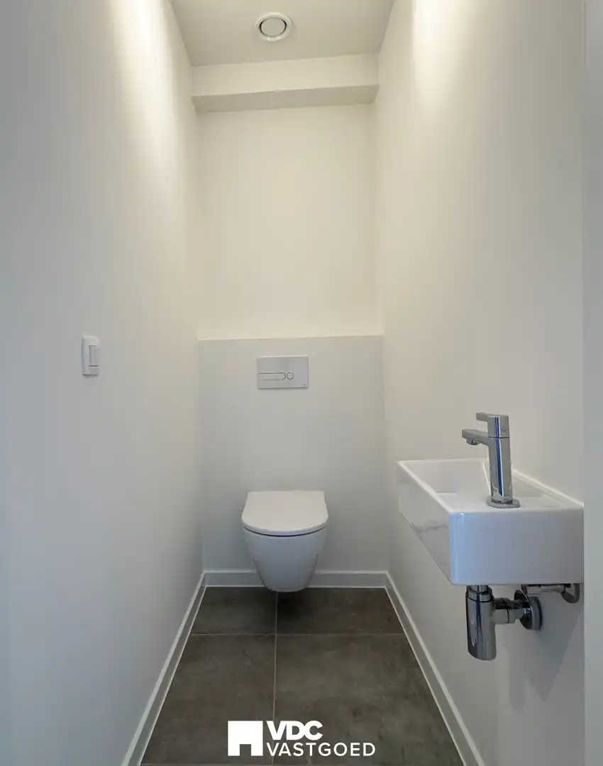 Energiezuinig nieuwbouwappartement met 2 slaapkamers, ruim terras en garage nabij centrum Tongeren foto 11