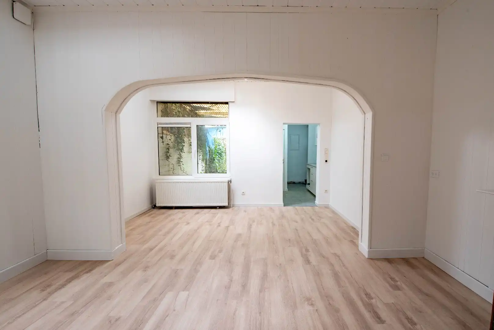 Ruim en recent vernieuwd gelijkvloers appartement met tuin op de Lakborslei foto 7