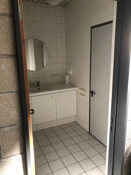 HANDELSPAND - BUREEL TE HUUR MET 3 STAANPLAATSEN foto 7