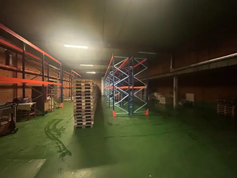 Winkel/polyvalent ruimte aan Gentbruggebrug foto 4