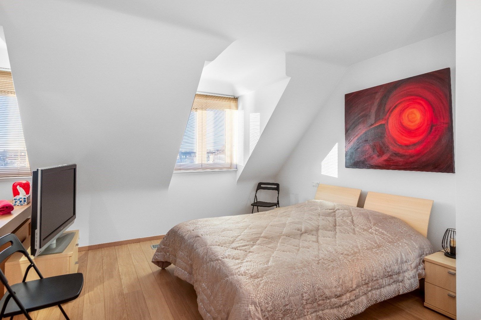 Ruim en lichtrijk doorzonappartement gelegen aan de zonnekant van de Lippenslaan foto 12