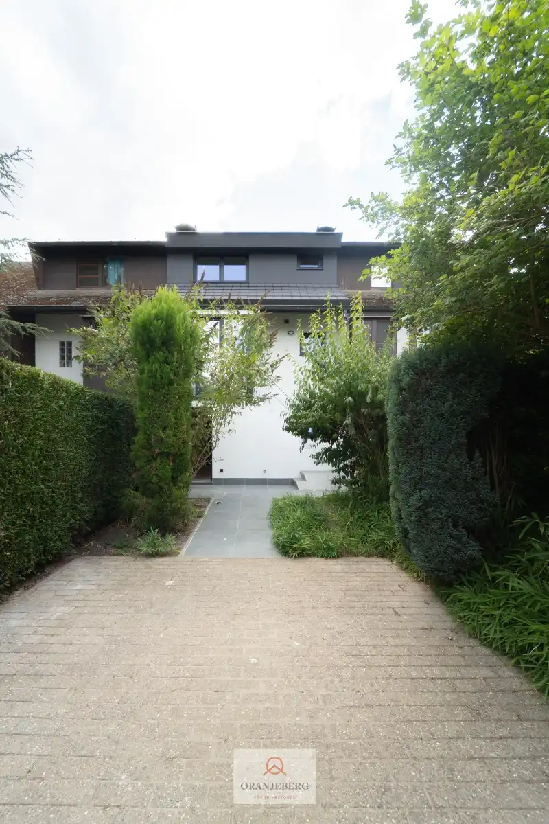 Uitmuntend gelegen gerenoveerde woning ! foto 8
