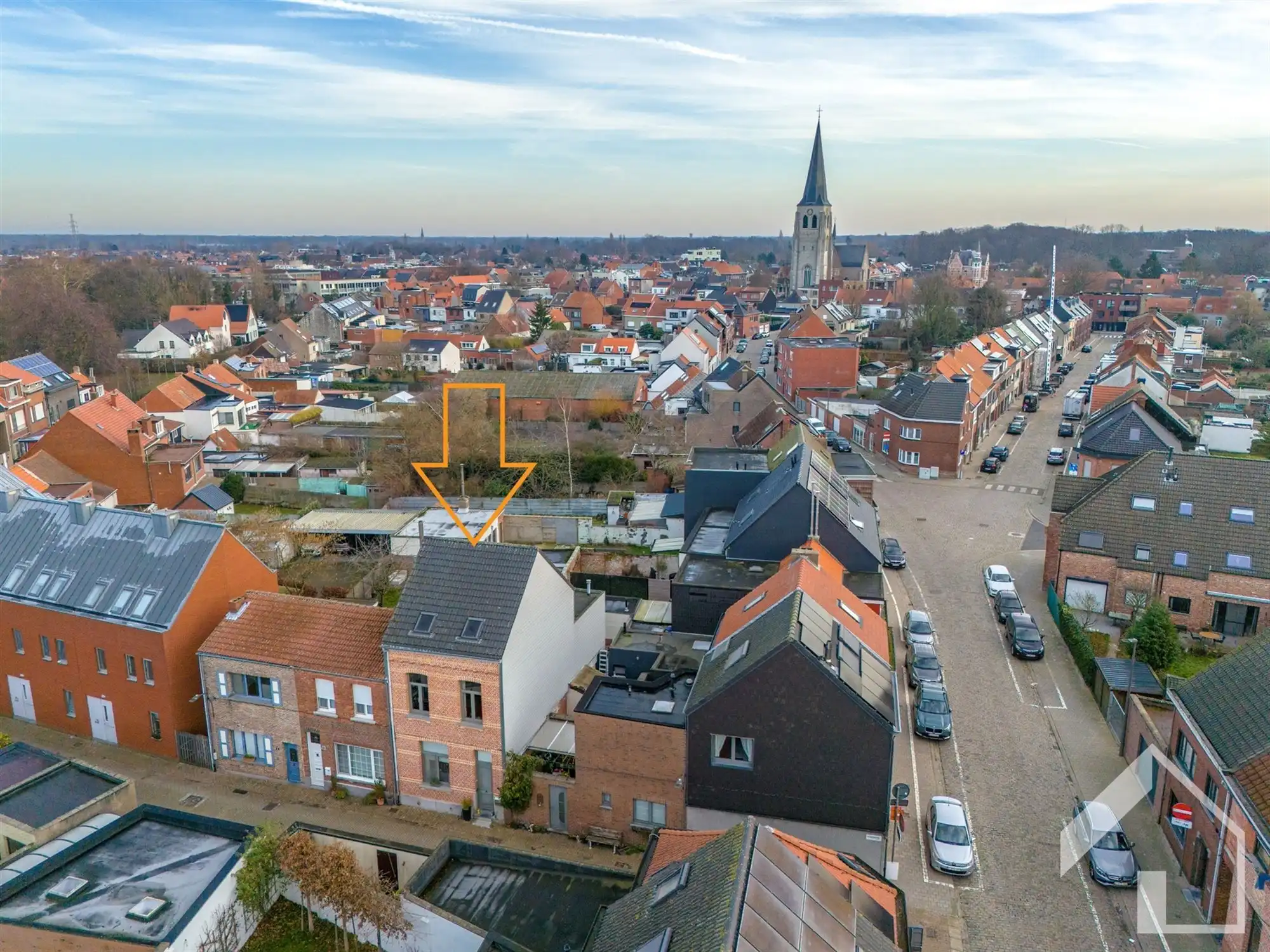 Ruime woning met 4 slaapkamers in rustige straat foto 14