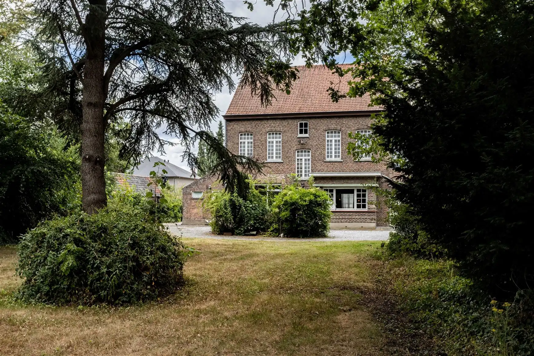 Historische pastorijwoning op een domein van 4.333 m² foto 11