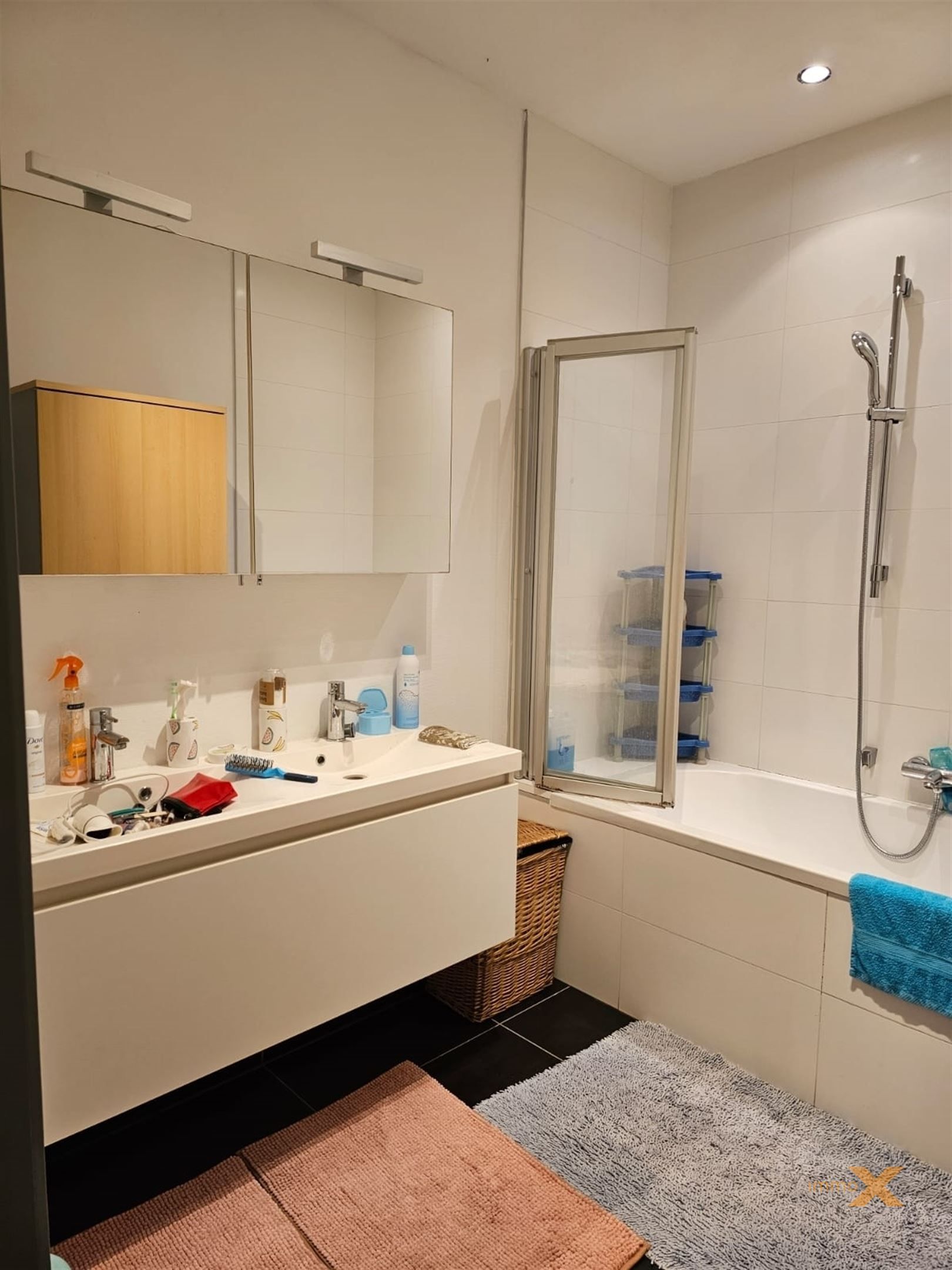 RUIM LICHTRIJK GELIJKVLOERS MET TUINTJE foto 22