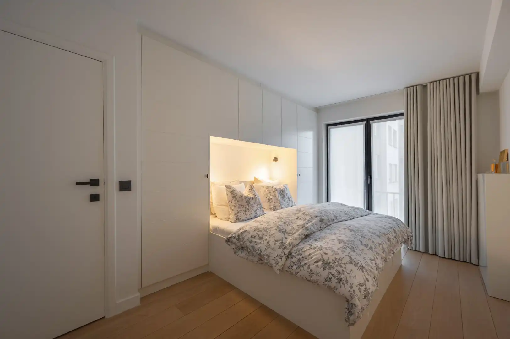 Lichtrijk appartement met zijdelings zeezicht en prachtig open zicht over Duinbergen foto 14