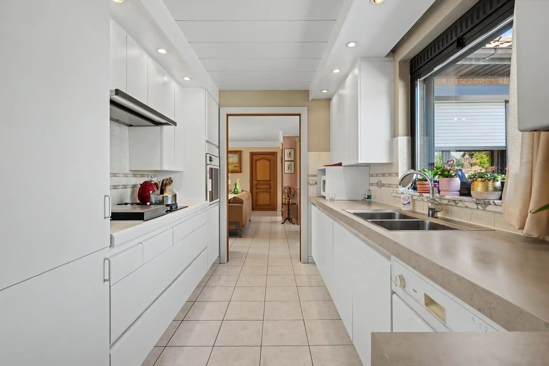 Ruime laagbouwwoning op een mooi perceel van 1.373m² foto 9