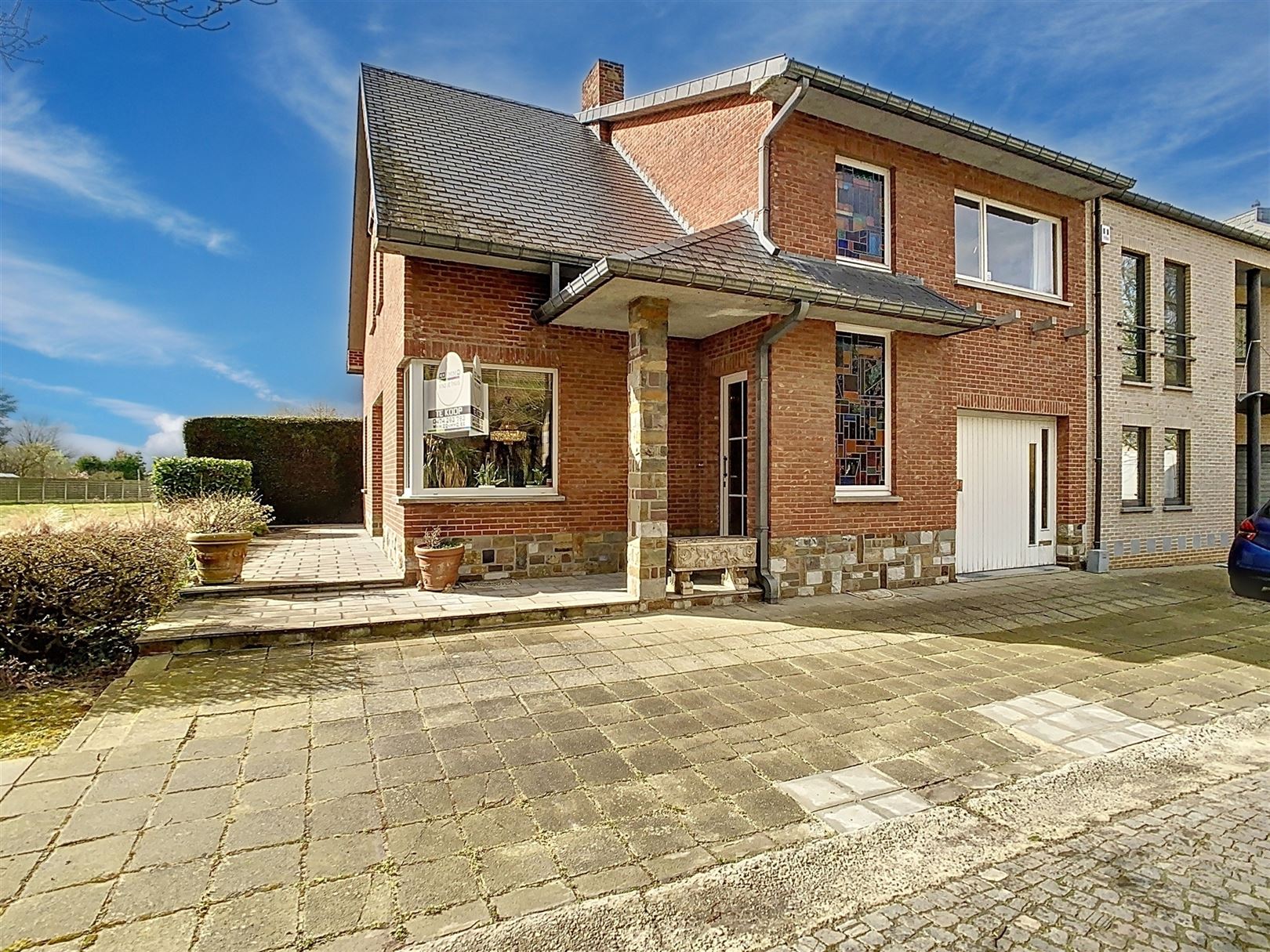 Op te frissen halfopen bebouwing, 3 slpks, tuin, 7a 85ca foto 2