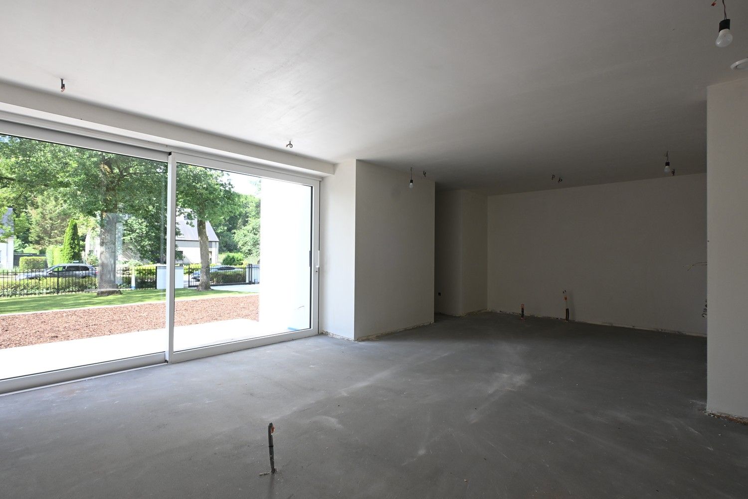 Exclusieve villa met zwembad en topafwerking op 16a50ca in Maasmechelen foto 11