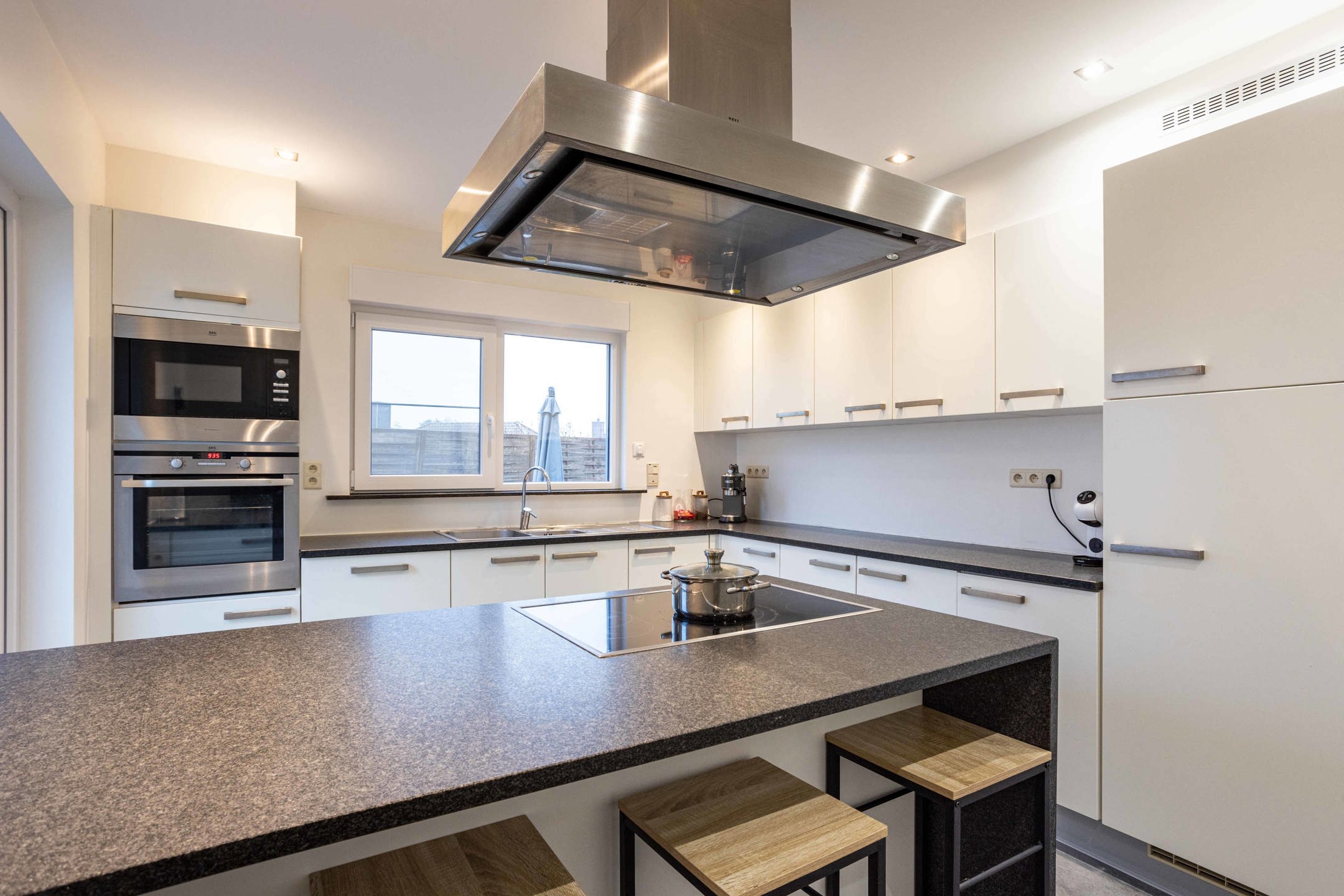 Alleenstaande villa met garage residentiële wijk te Ronse foto 10