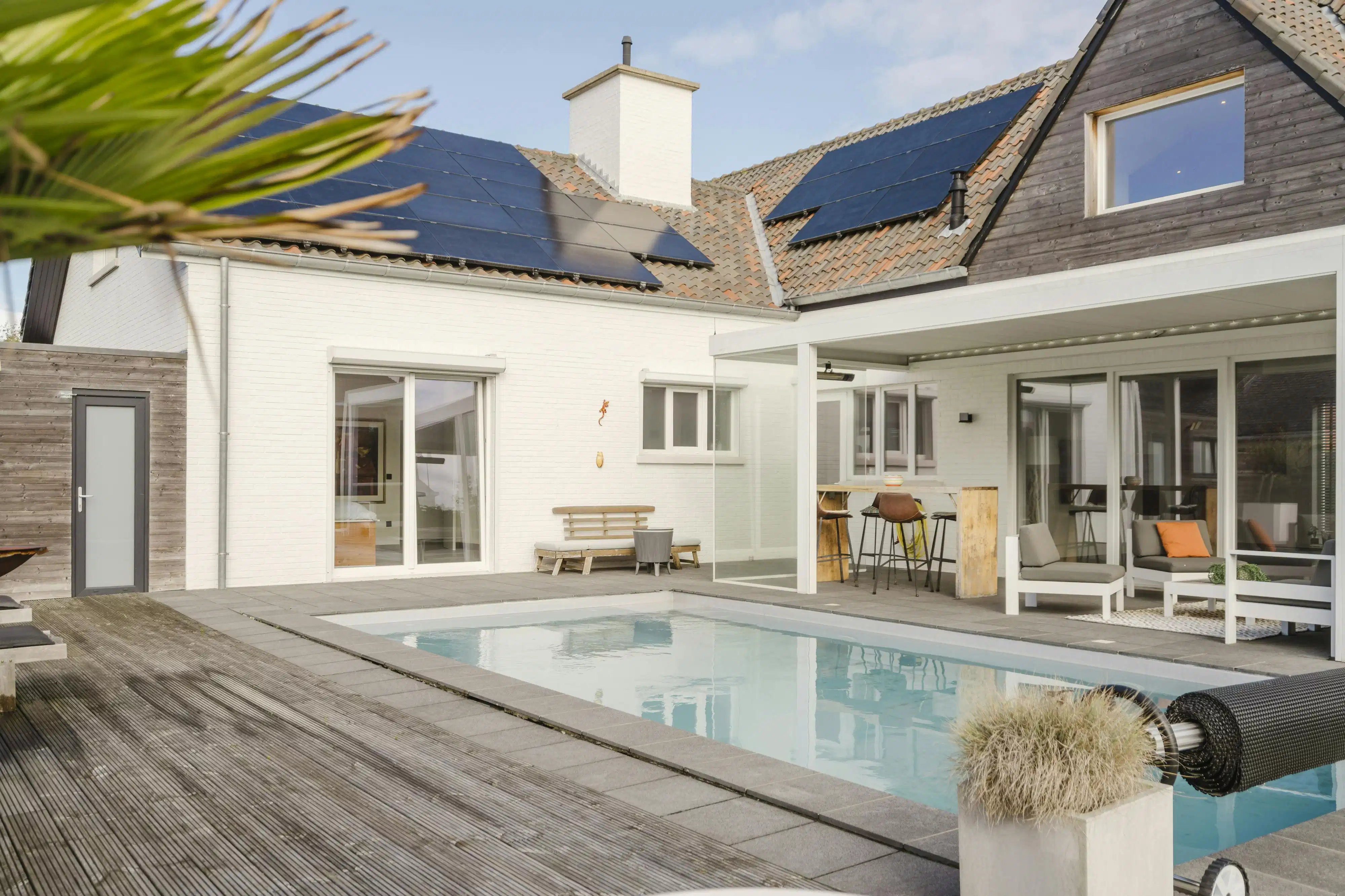Luxueuze alleenstaande villa met zwembad te koop te Blankenberge foto {{pictureIndex}}