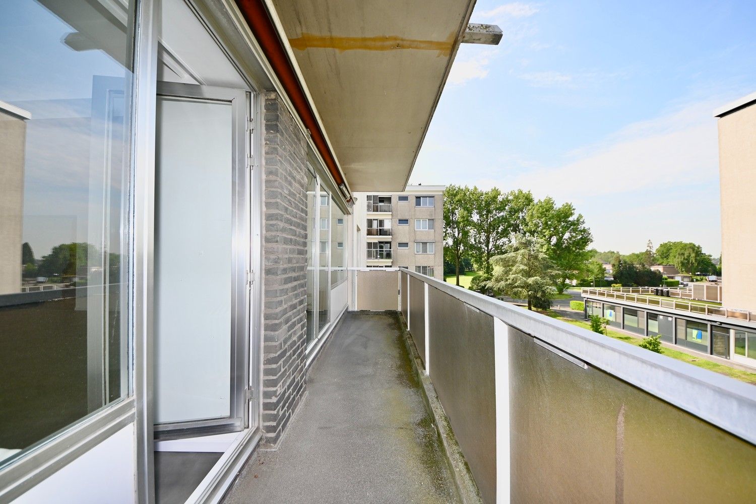 Instapklaar appartement met 2 slaapkamers en garage. foto 14