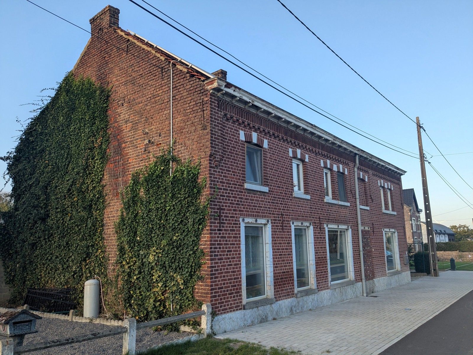 Grote hoeve A label met opslagplaats op perceel 3550m² foto {{pictureIndex}}