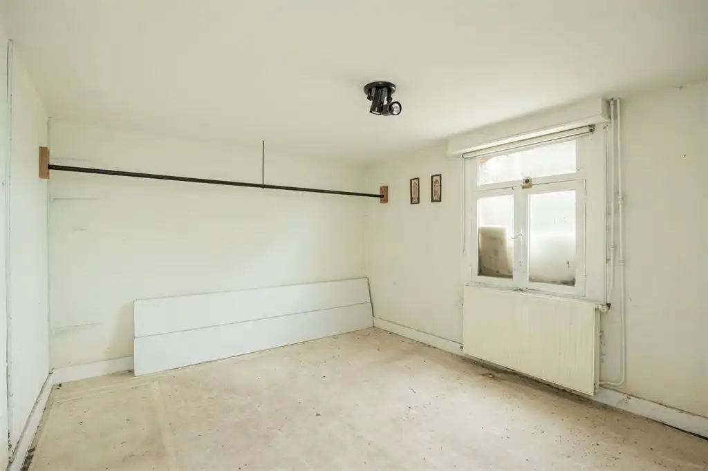 Te renoveren hoeve met achterliggend weiland foto 11