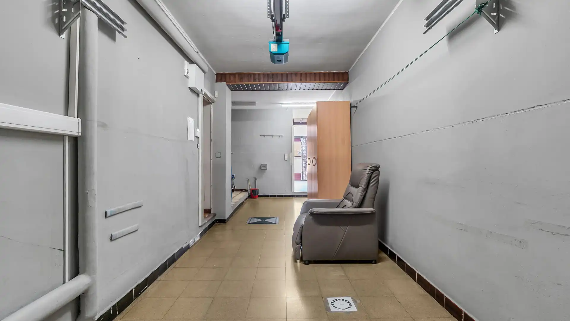 RUIME WONING MET KARAKTER EN TAL VAN MOGELIJKHEDEN, VLAKBIJ HET CENTRUM VAN LANAKEN EN MAASTRICHT foto 13