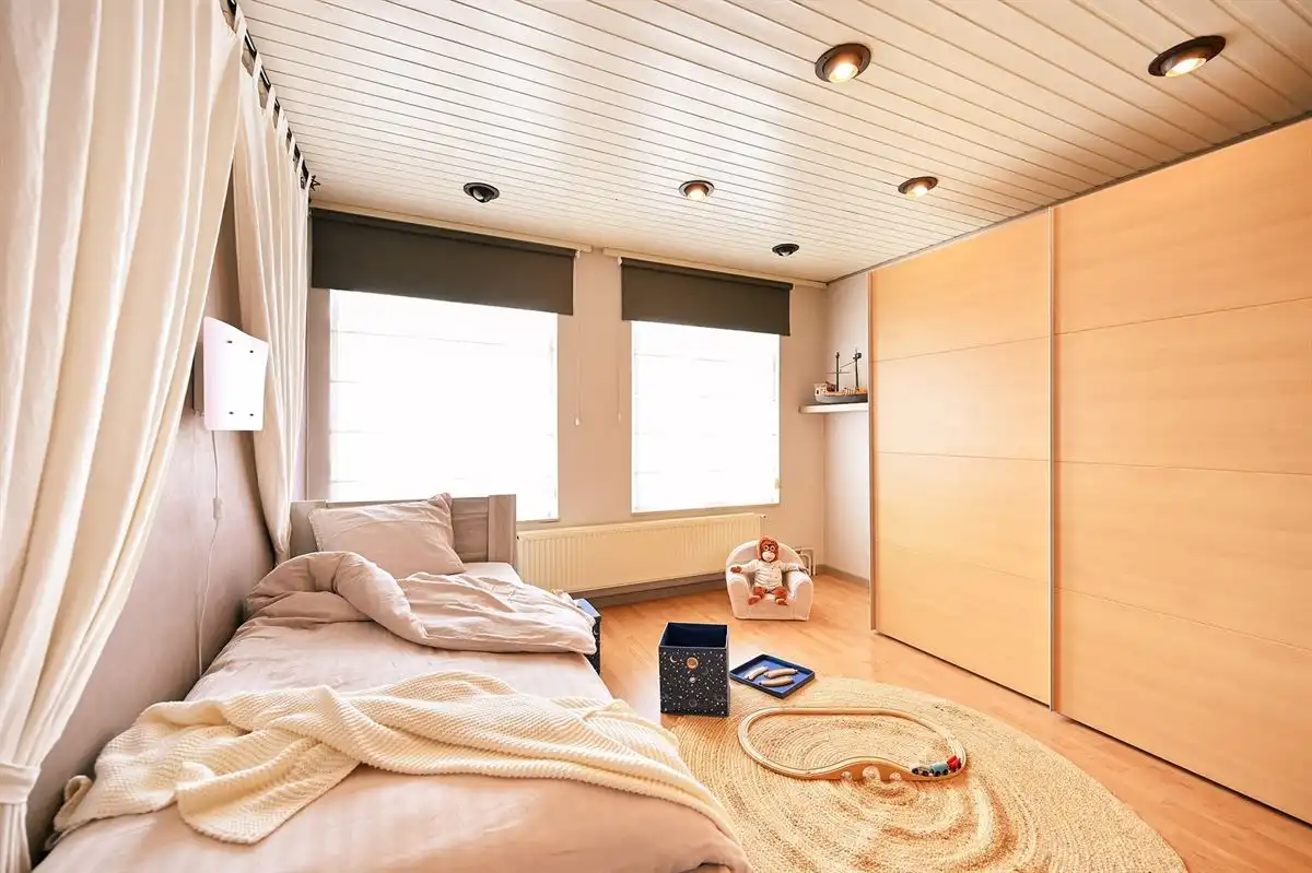 Bel-etage in zeer fijne woonwijk foto 11
