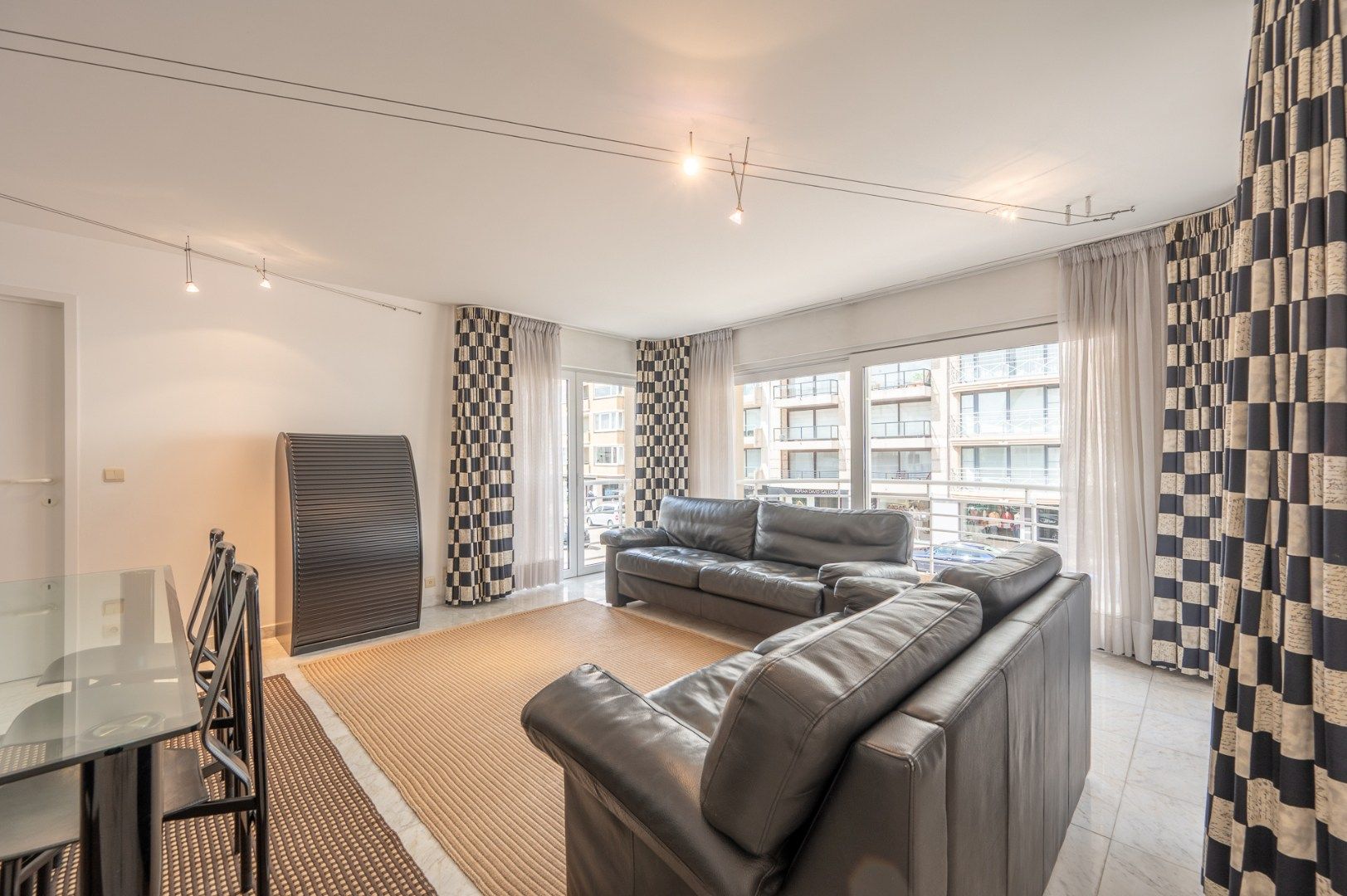 Twee-slaapkamer appartement in standingvolle villaresidentie in het Zoute foto 6