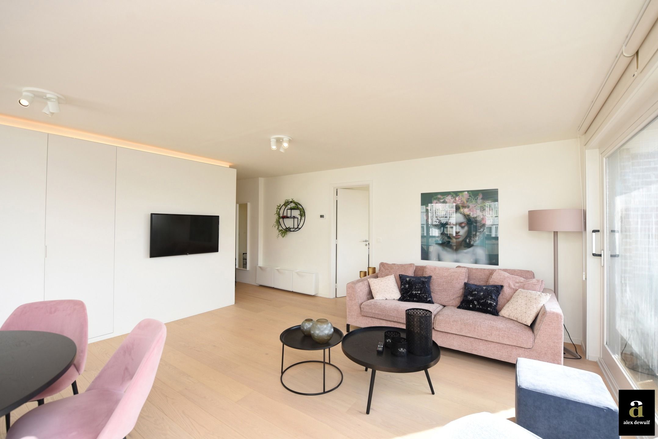 Prachtig vernieuwd en gemeubeld 2-slaapkamer appartement in het Zoute foto 6