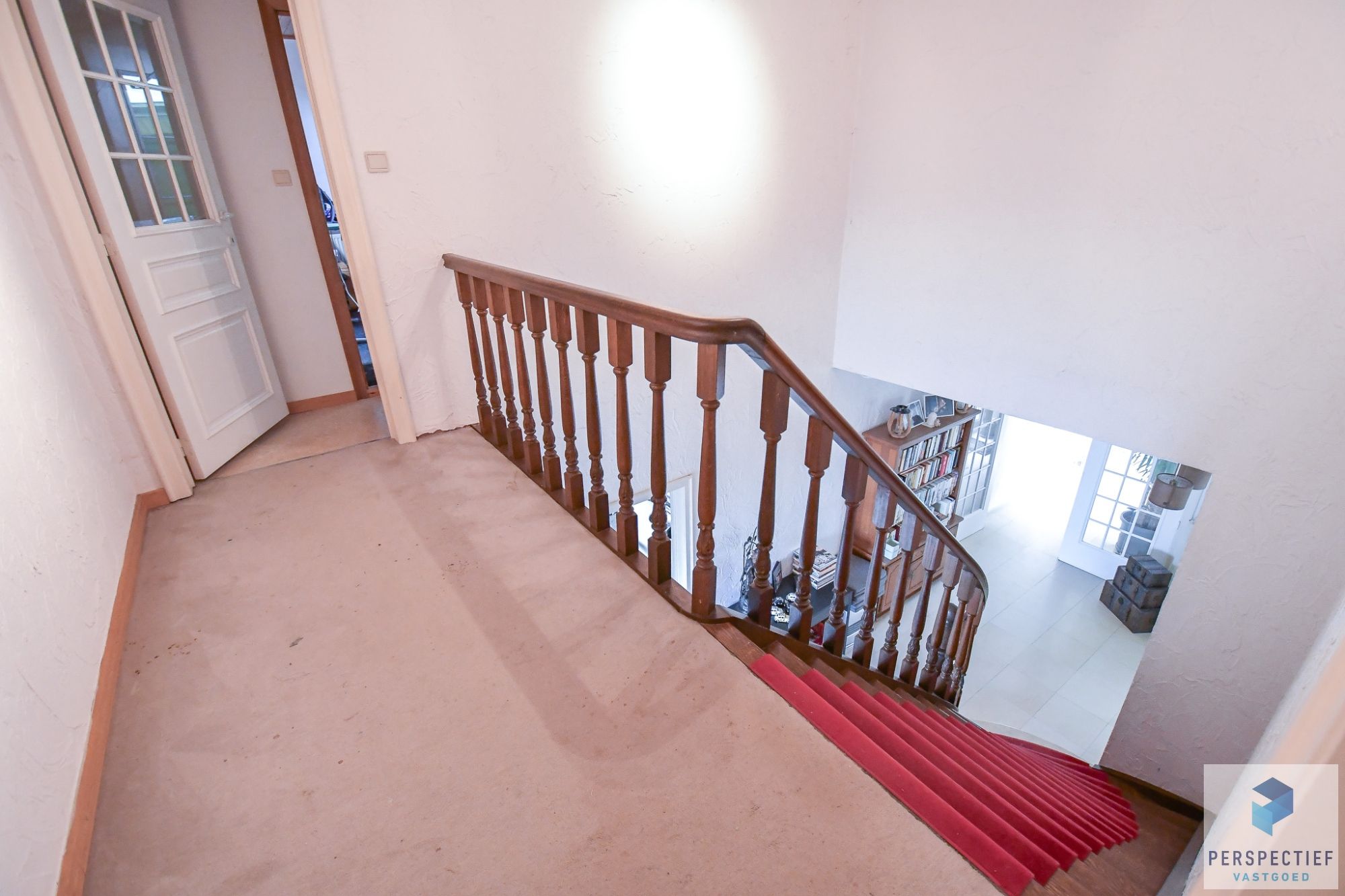 Grote villa met 4 slaapkamers met benaderende grondoppervlakte van 1438m² foto 14