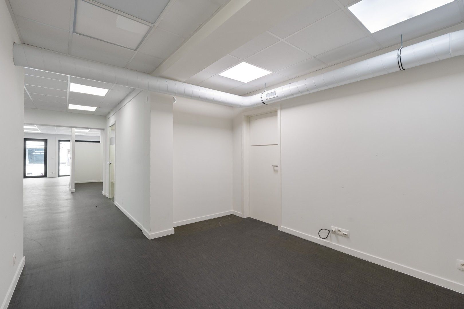 EXCLUSIEVE KANS: HANDELSGELIJKVLOERS TE KOOP IN DE VERNIEUWDE VREDELAAN, HOUTHALEN-HELCHTEREN foto 8