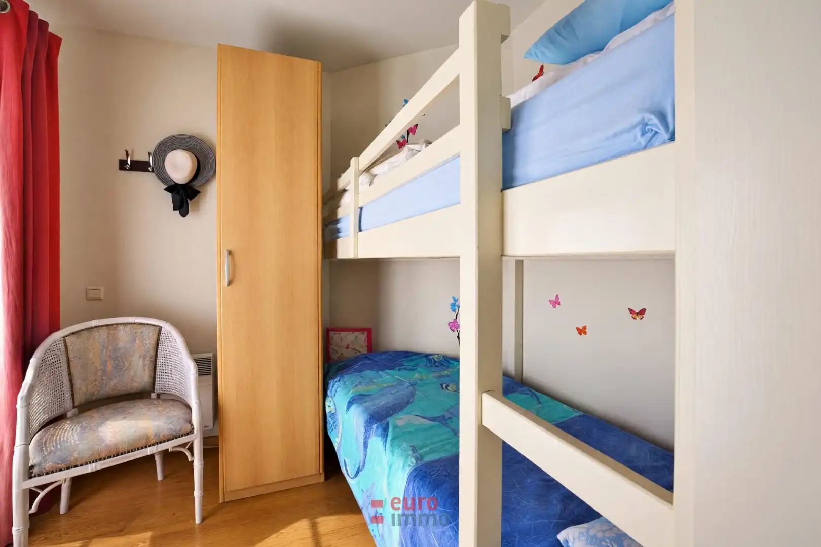 Gelijkvloers appartement met een ruim, zuidgericht terras en gezellig tuintje! foto 10