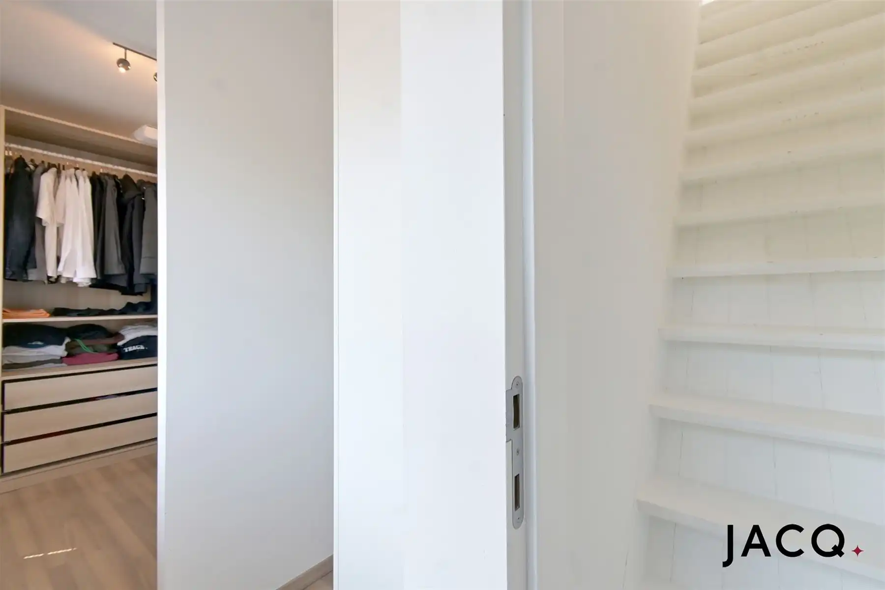 Charmante woning met 3 slpk's, gezellige tuin en garage! foto 17
