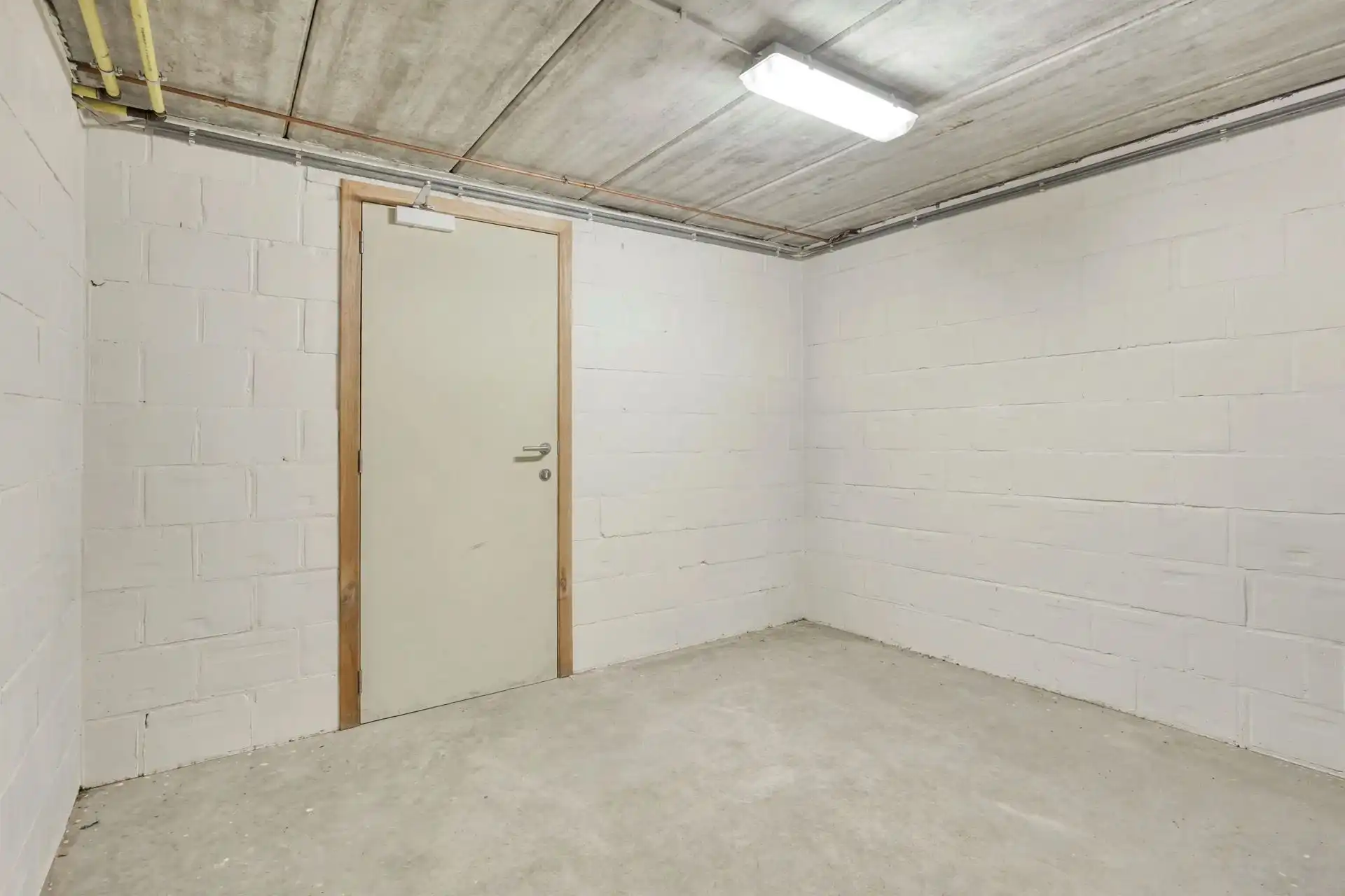 Instapklaar appartement met ruim terras én autostaanplaats! foto 14