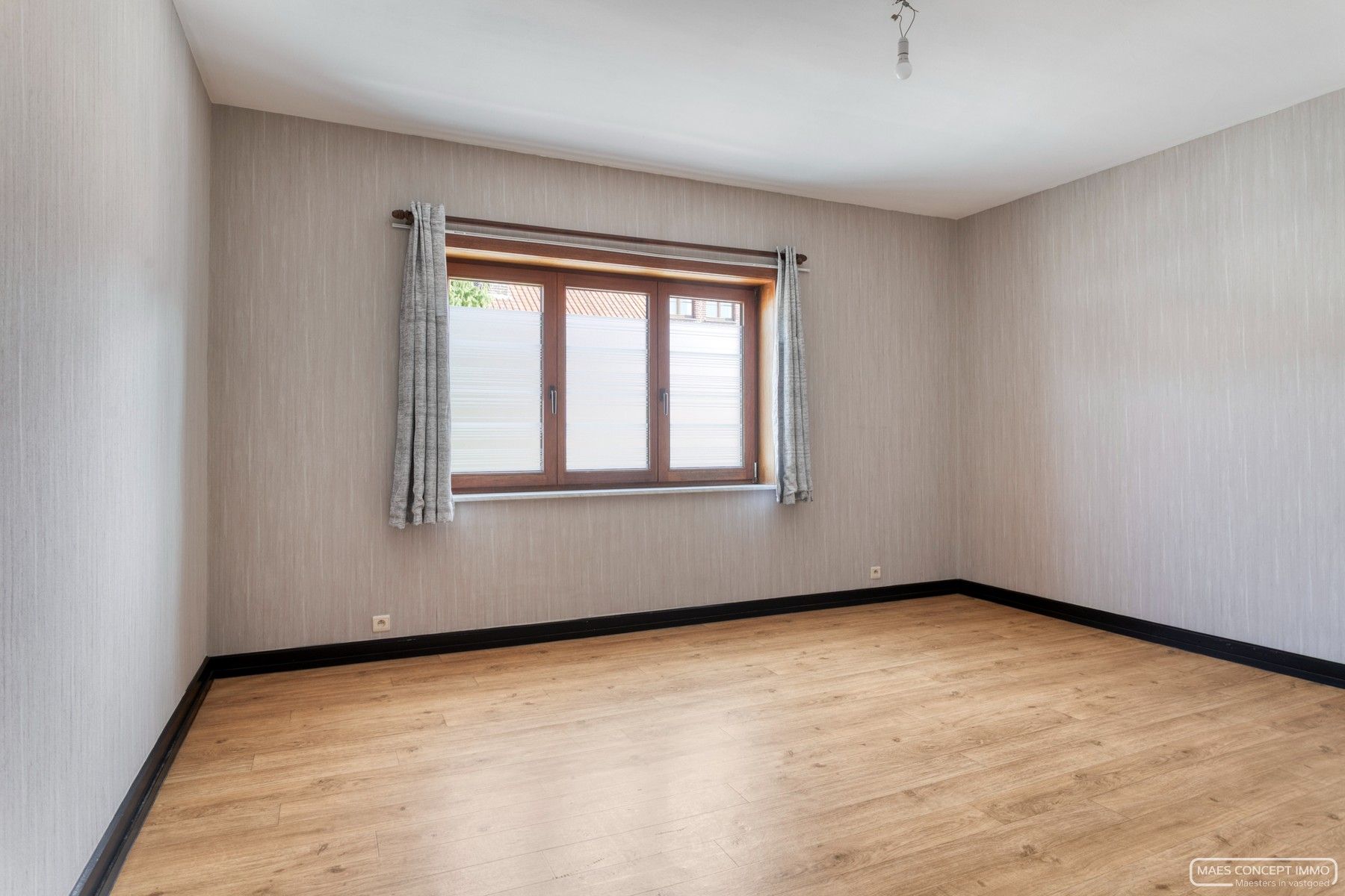 Ruime woning  te koop in centrum Tiegem foto 9
